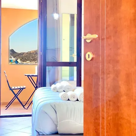 Homey Experience - Navy Sea View Apartman *