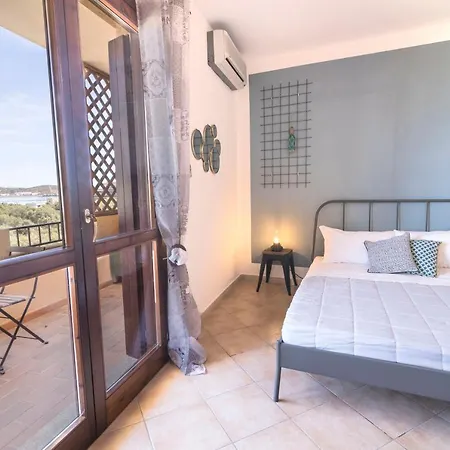 Homey Experience - Navy Sea View Apartman *